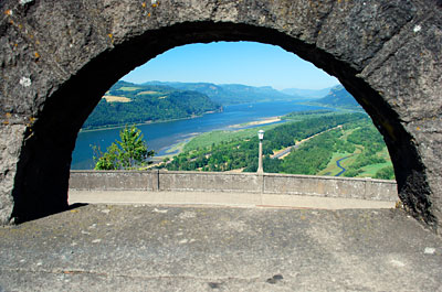 A masonry wall arch