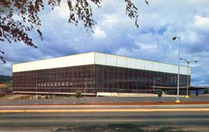 Portland's memorial coliseum in 1954, a 6 or 7 story building taking up a city block.