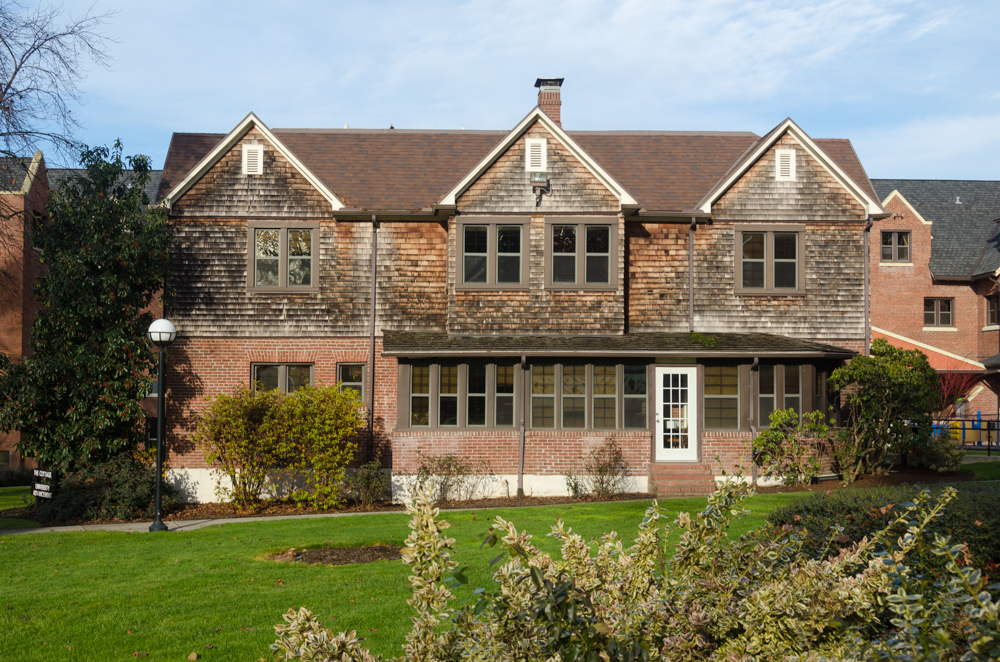 building on Western Oregon University campus