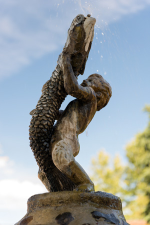 A fountain statue in downtown Weston. (Oregon State Archives Photo)