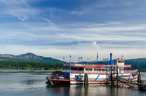 sternwheeler riverboat