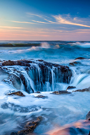 The tide at Thors Well at Cape Perpetua
